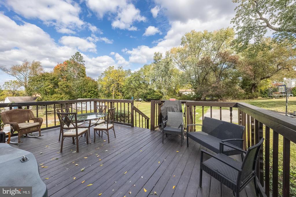 1113 ASHBRIDGE ROAD