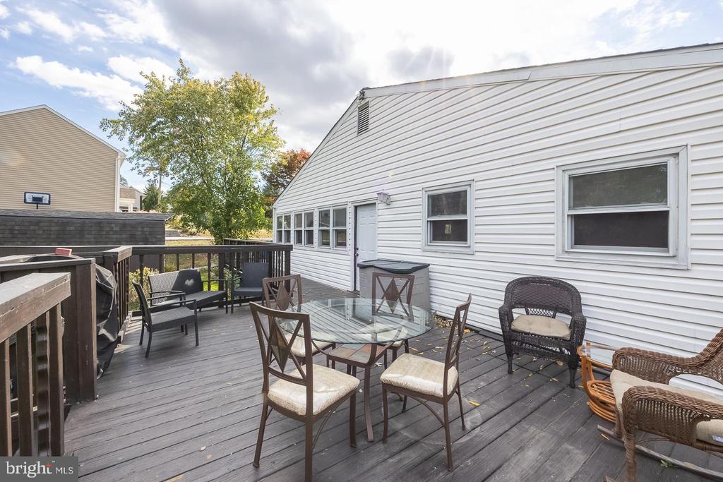 1113 ASHBRIDGE ROAD