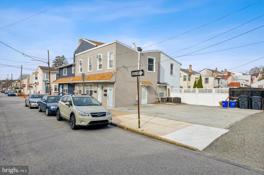 301 N DARLINGTON STREET 2