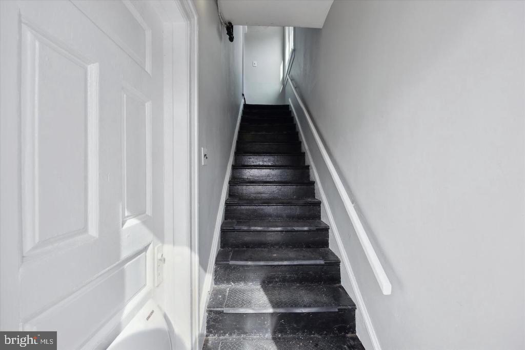 301 N DARLINGTON STREET 2