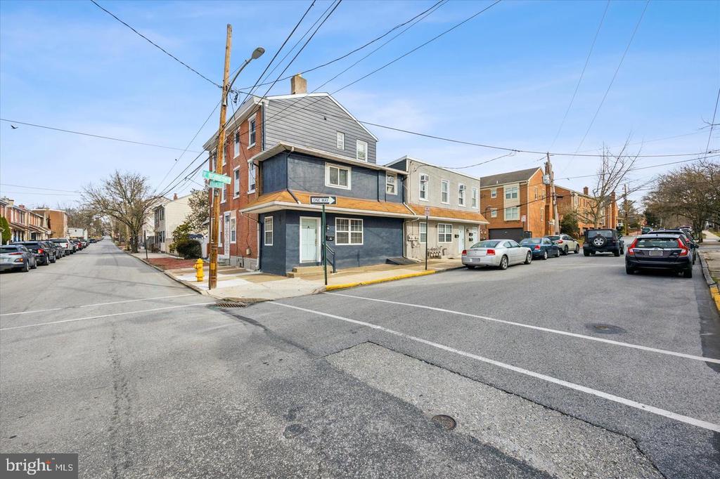 301 N DARLINGTON STREET 2