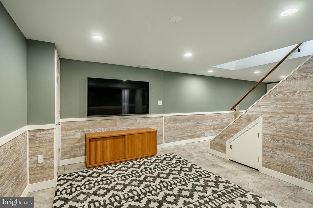 1424 FEDERAL DRIVE