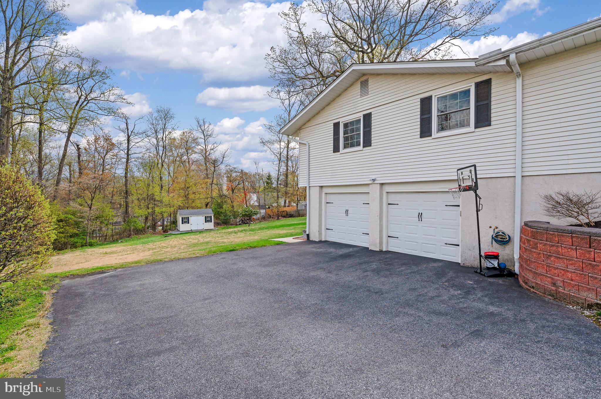 392 Friendship Dr