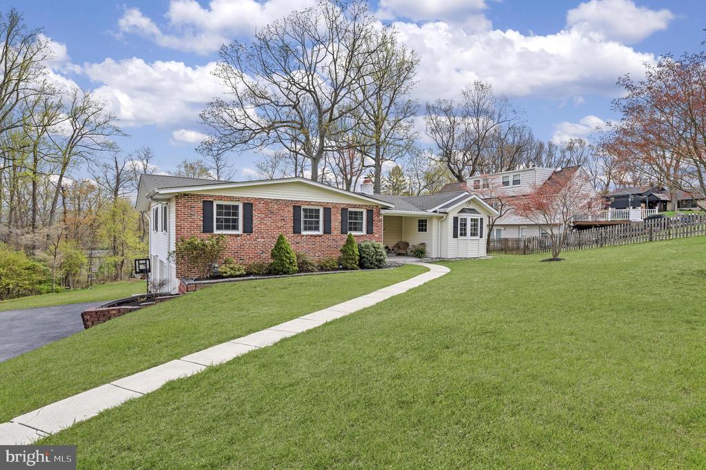 392 Friendship Dr