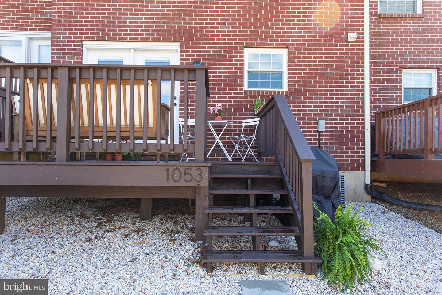 1053 E Boot Rd