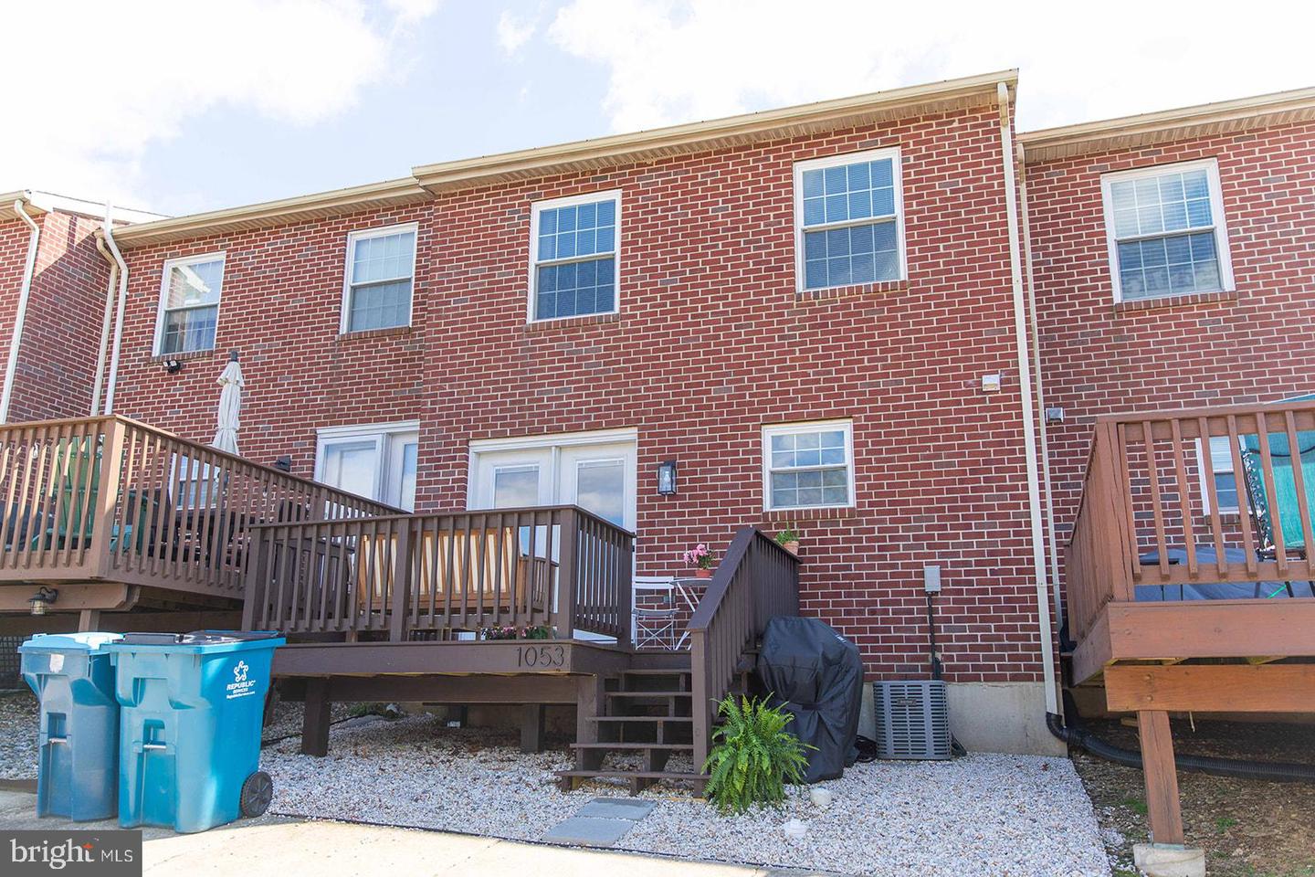 1053 E Boot Rd