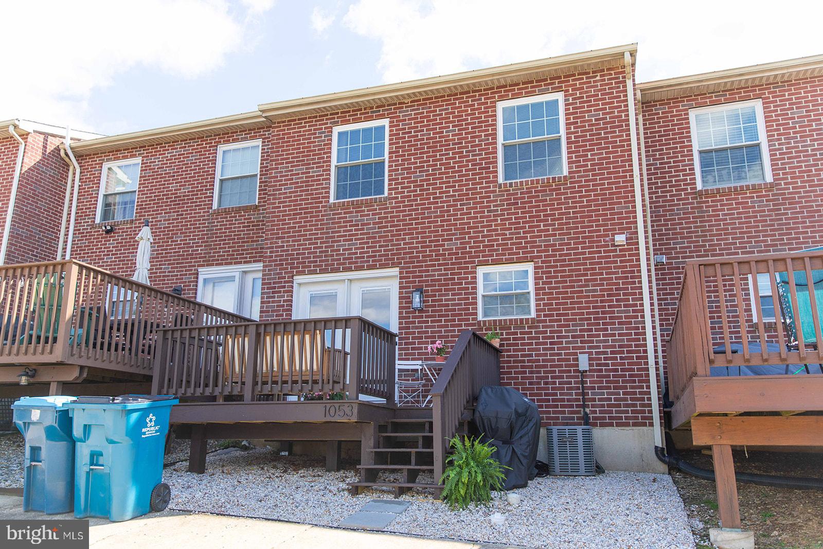 1053 E Boot Rd