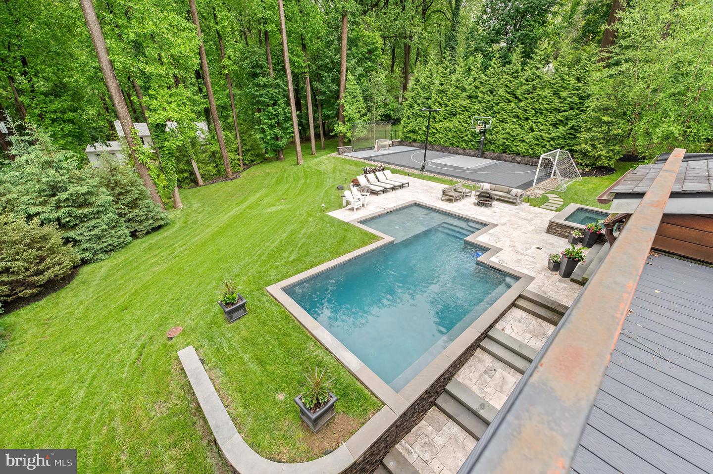 25 Bodine Rd