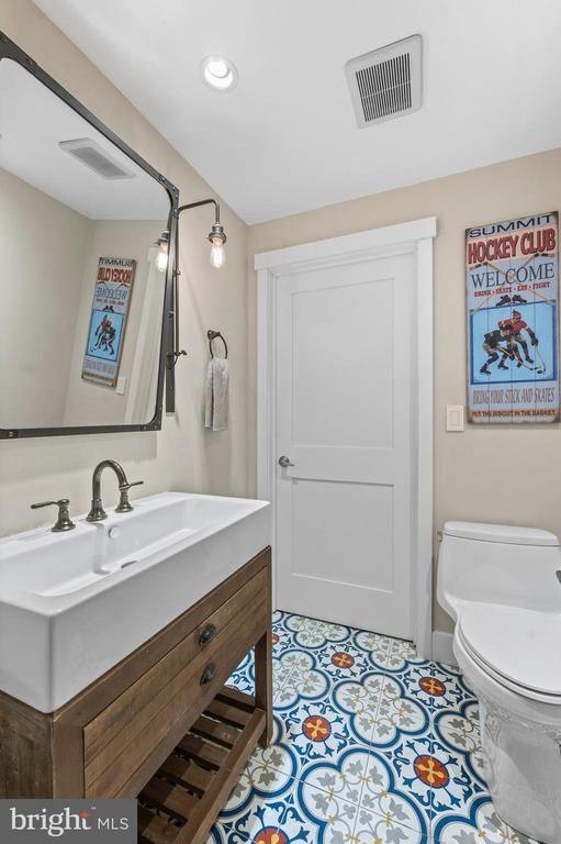 25 Bodine Rd