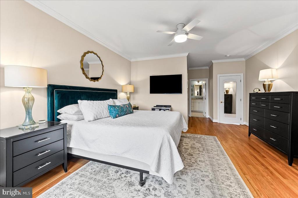 236 GREENBRIAR DRIVE