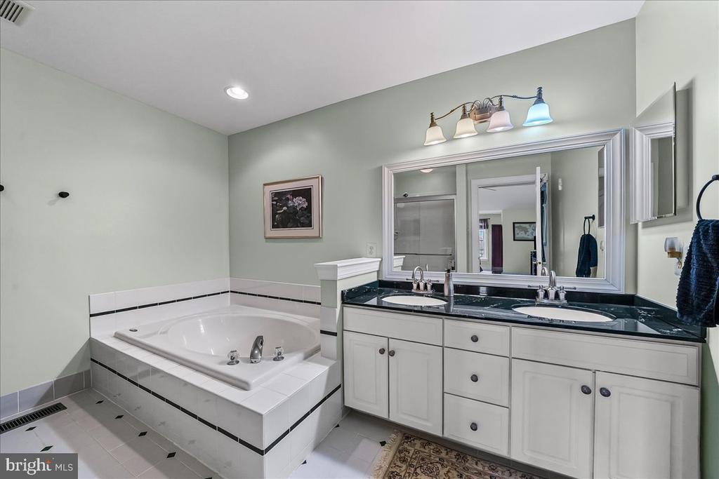 236 GREENBRIAR DRIVE