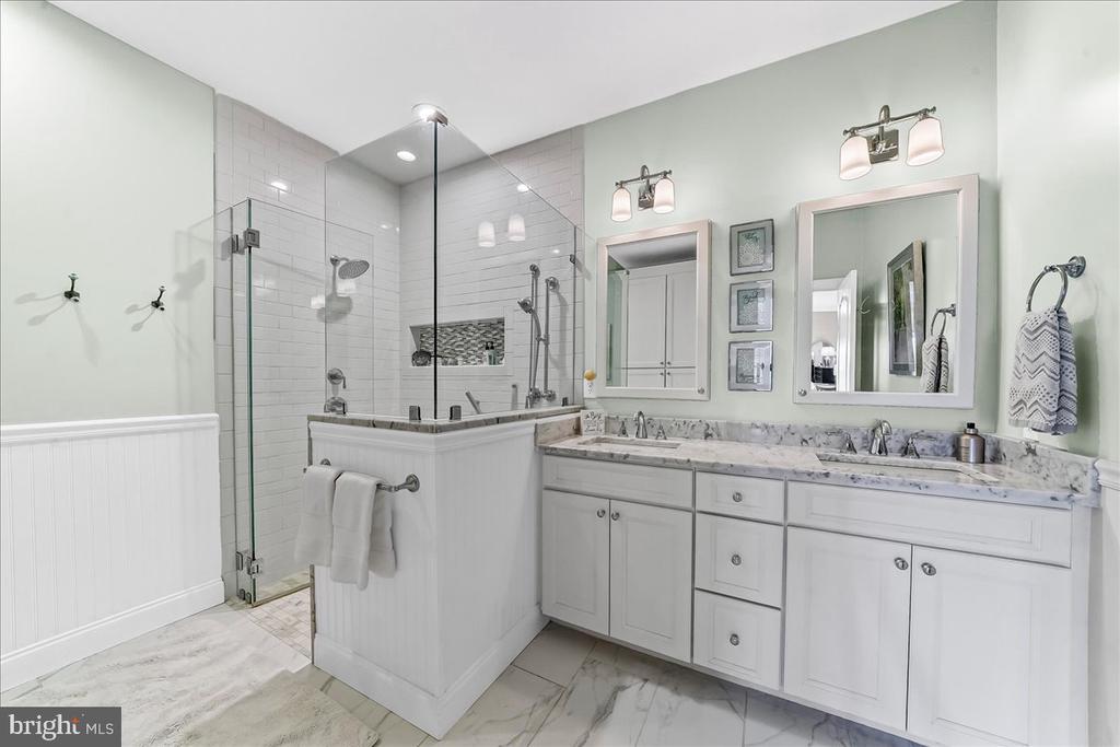 236 GREENBRIAR DRIVE