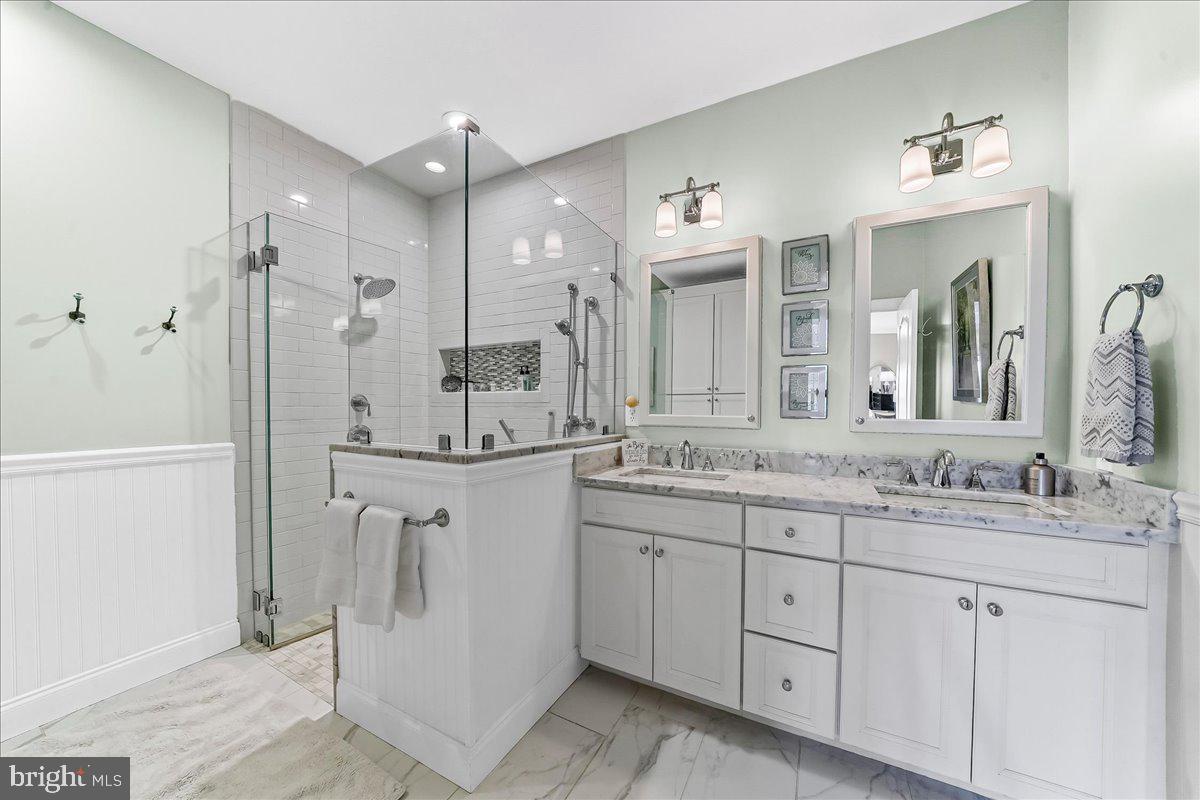 236 GREENBRIAR DRIVE