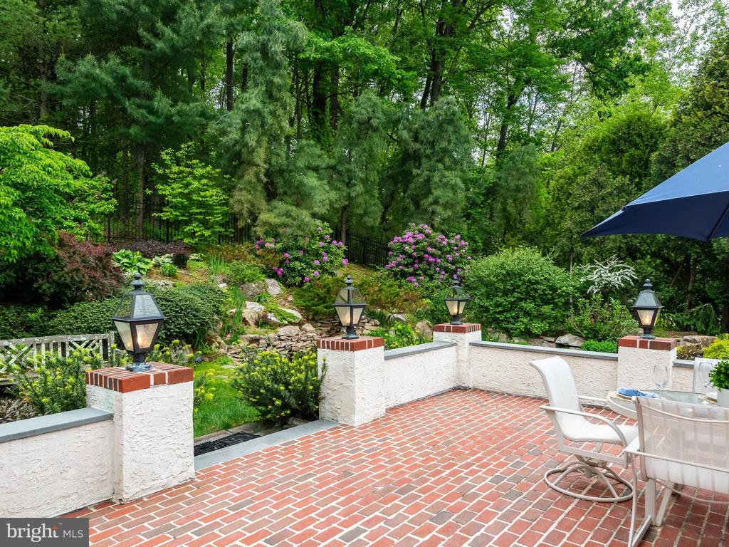 430 FREEDOM VIEW LANE