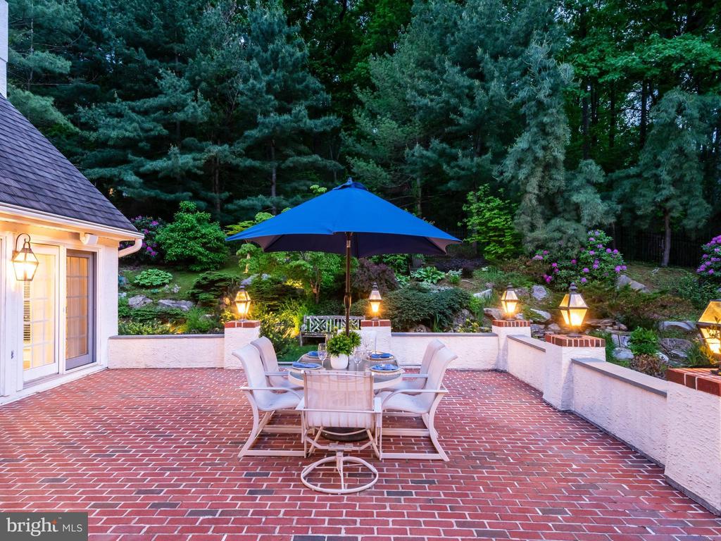 430 FREEDOM VIEW LANE