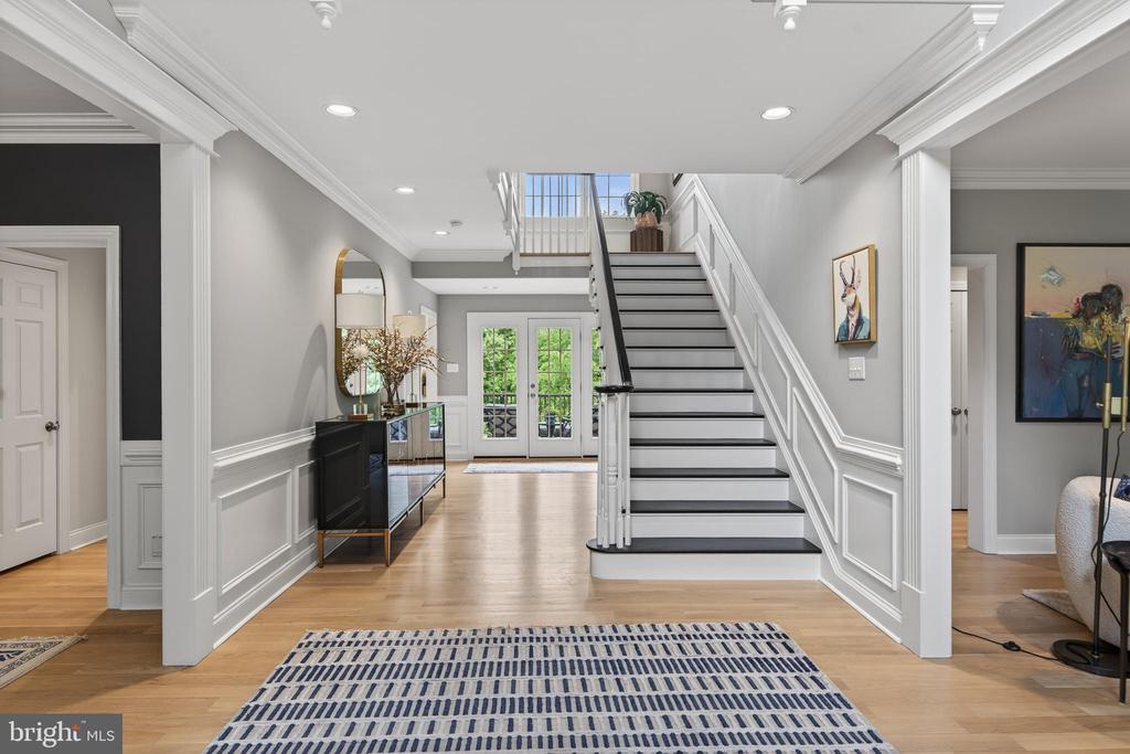 923 SHENANDOAH LANE