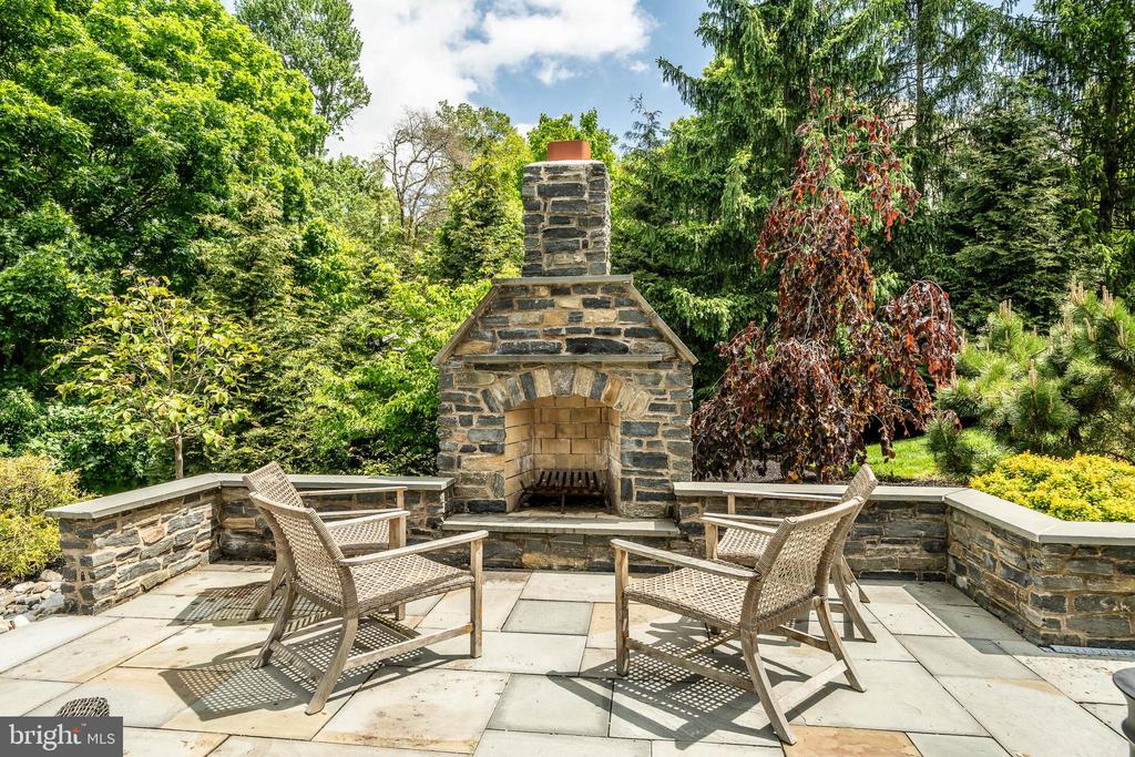 923 SHENANDOAH LANE