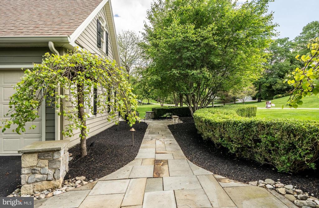 923 SHENANDOAH LANE