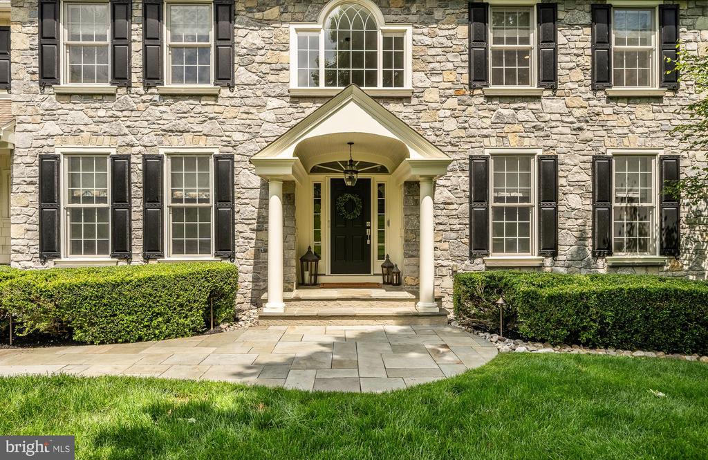 923 SHENANDOAH LANE