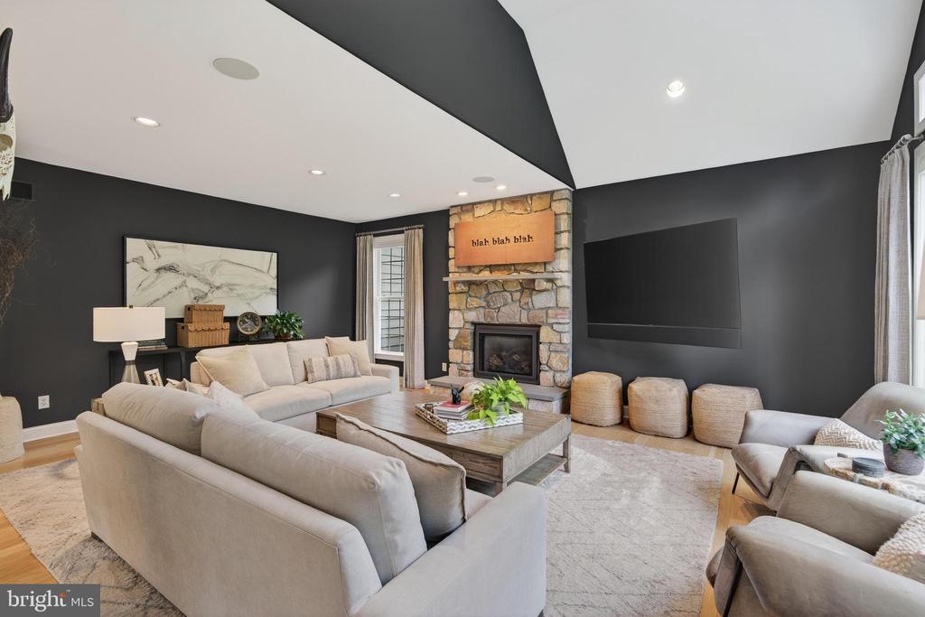 923 SHENANDOAH LANE