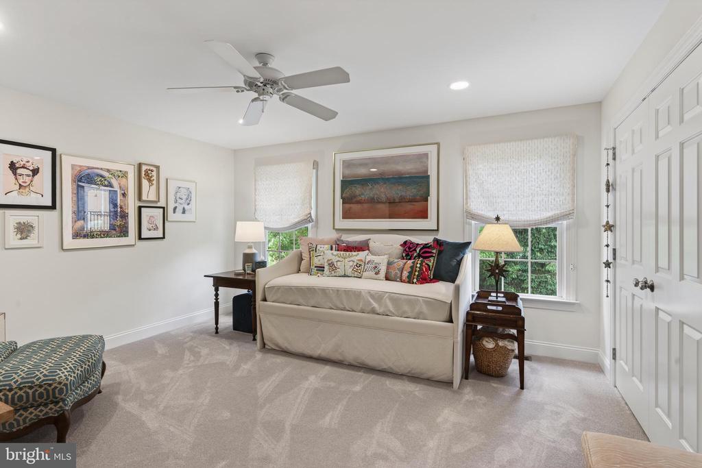 923 SHENANDOAH LANE