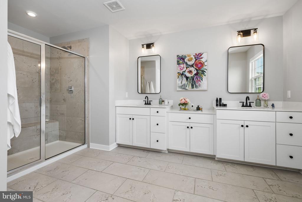 1121 ISABELLA COURT