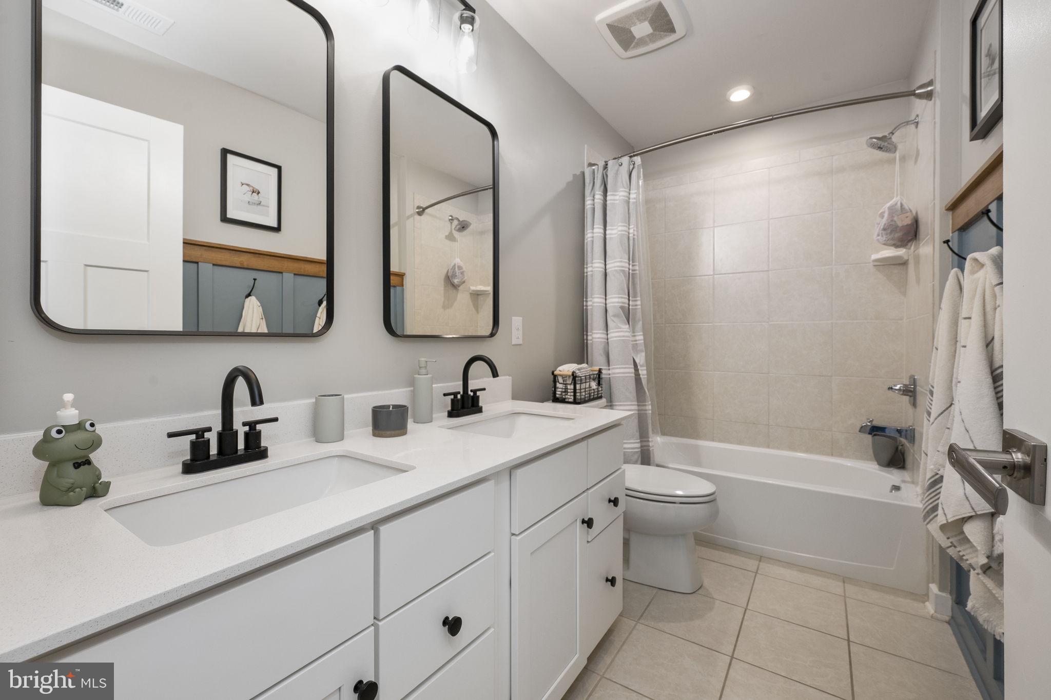 1121 ISABELLA COURT