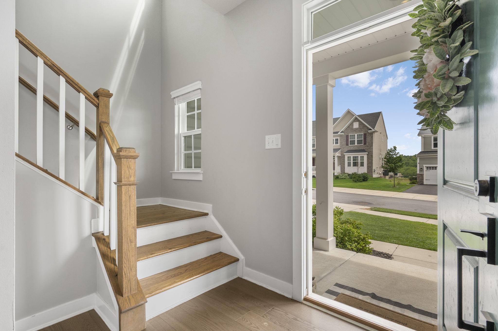 1121 ISABELLA COURT