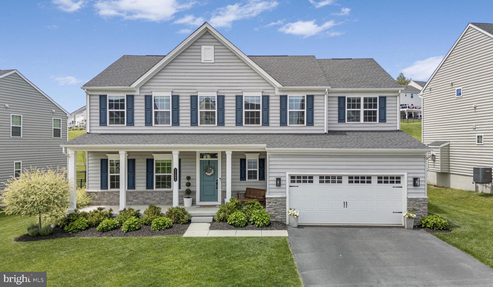 1121 ISABELLA COURT