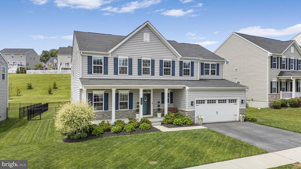1121 ISABELLA COURT