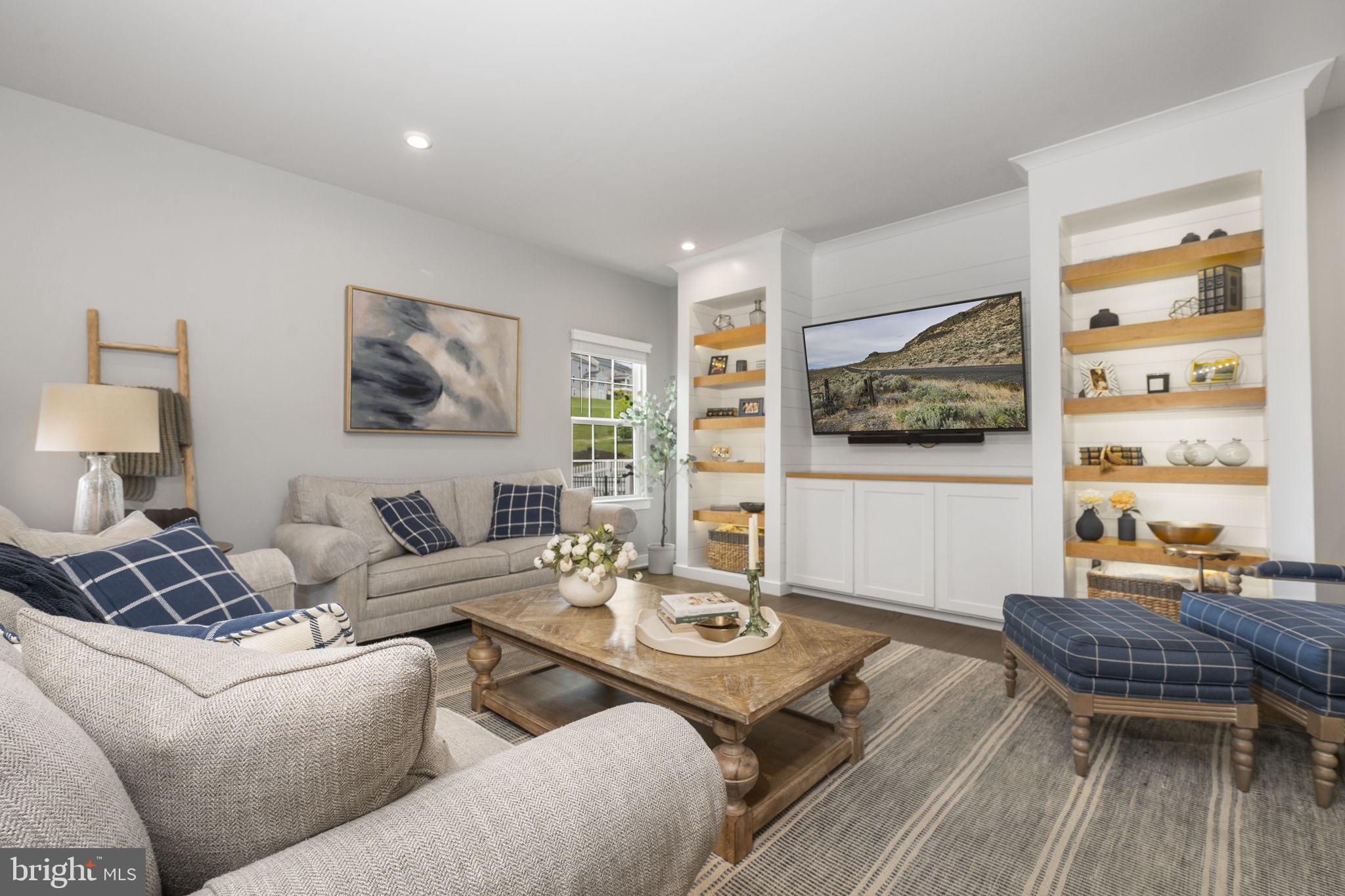1121 ISABELLA COURT