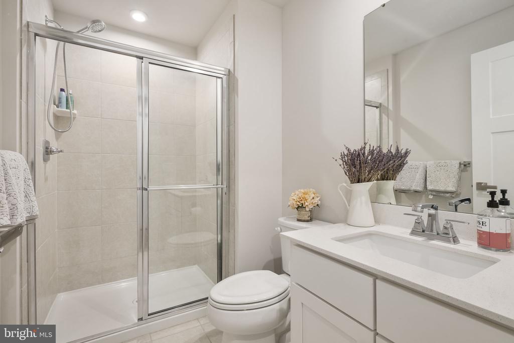1121 ISABELLA COURT
