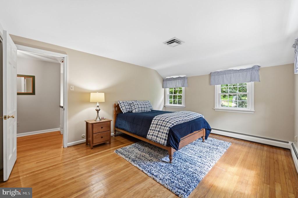 28 WATERVIEW ROAD