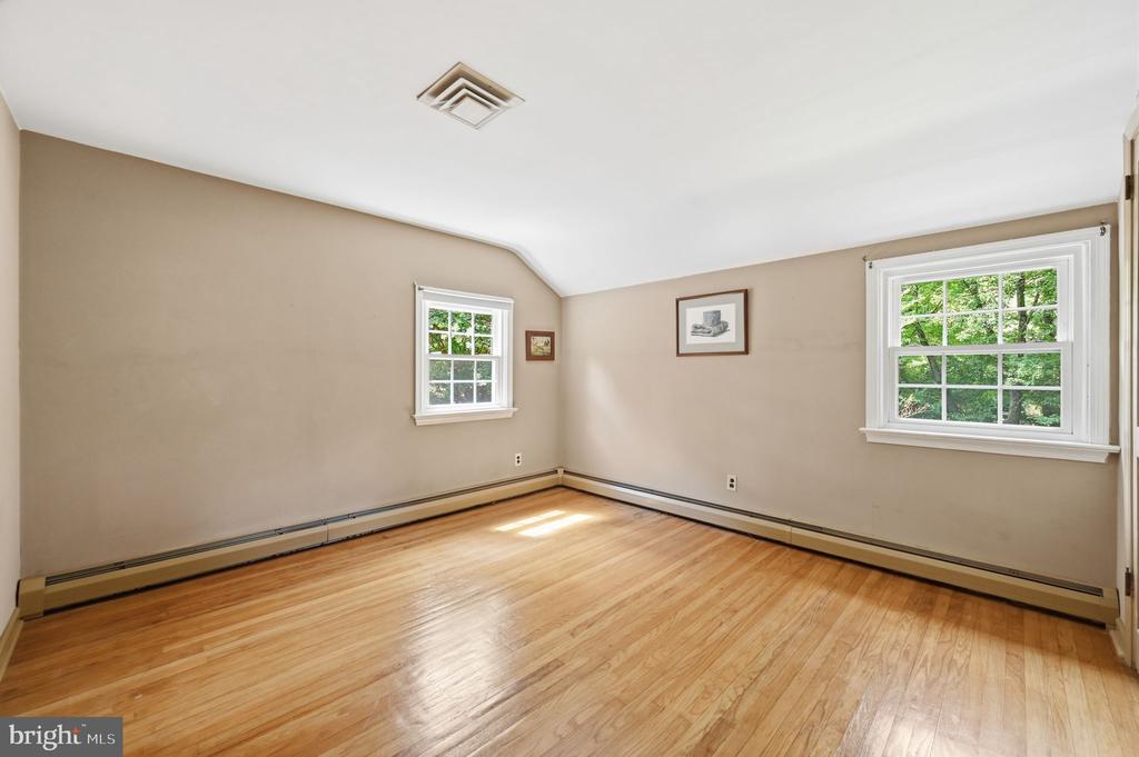 28 WATERVIEW ROAD