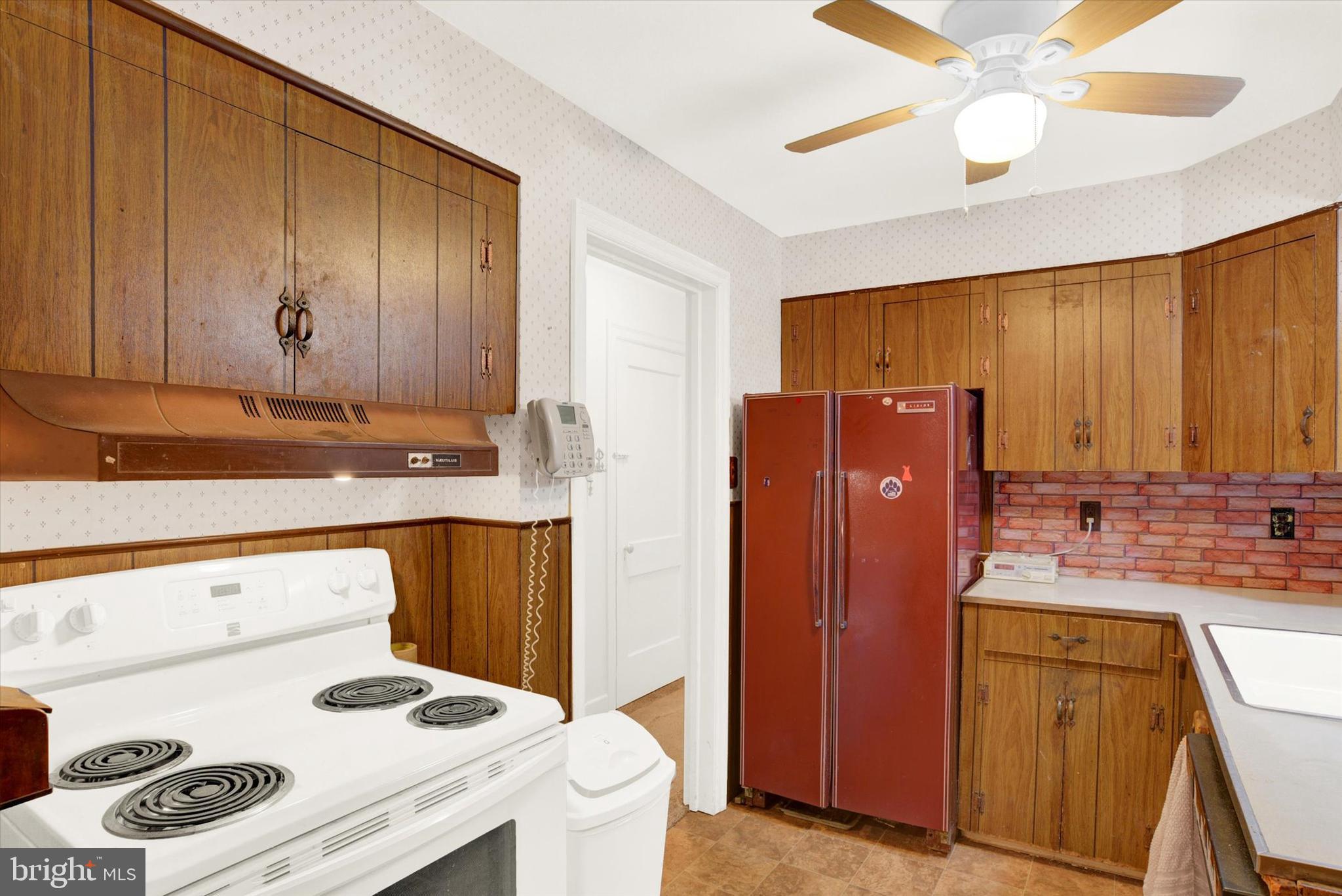 3520 SCHOOLHOUSE LANE