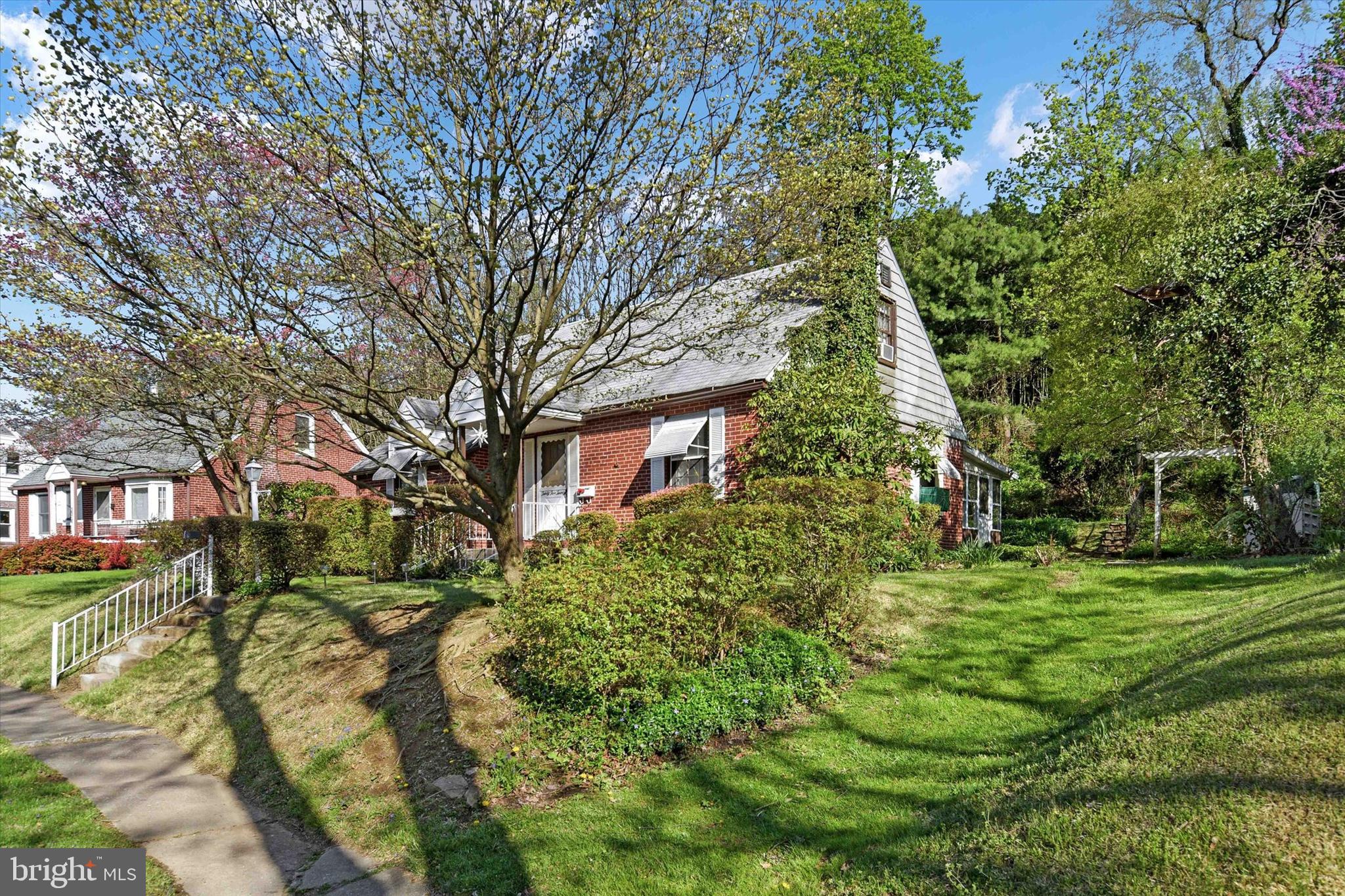 3520 SCHOOLHOUSE LANE