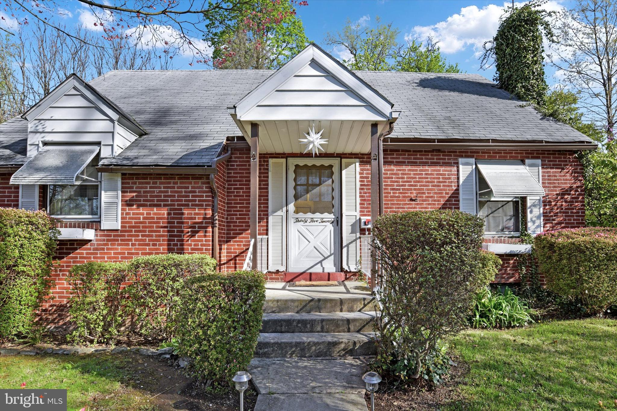 3520 SCHOOLHOUSE LANE