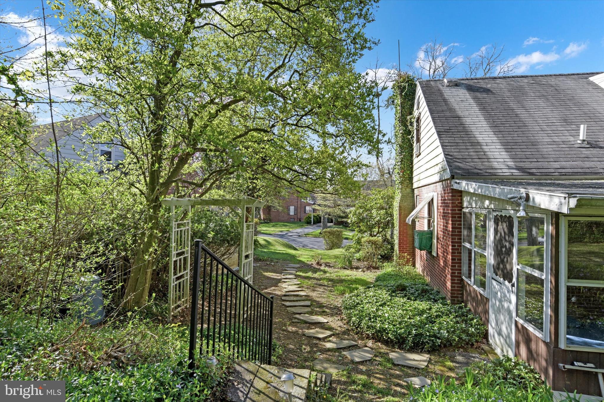 3520 SCHOOLHOUSE LANE