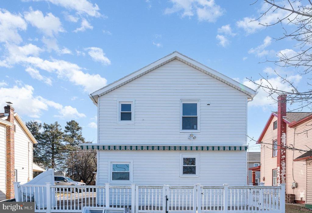 1047 MAIN STREET