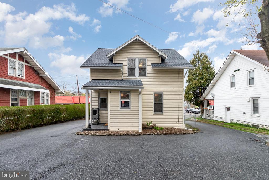 2305 WALNUT STREET