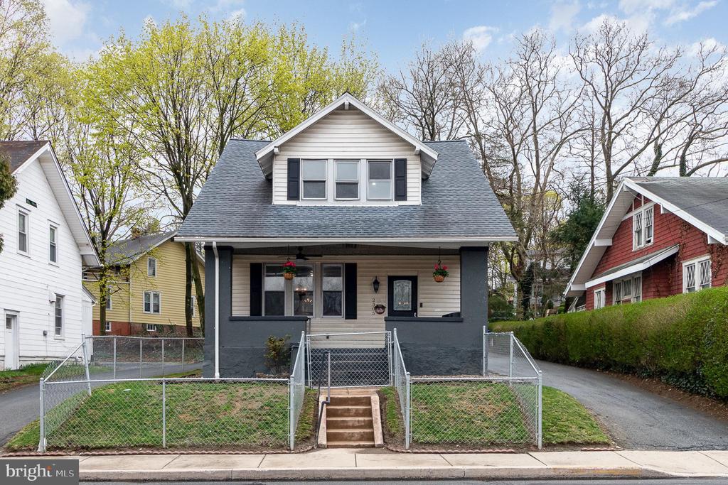 2305 WALNUT STREET