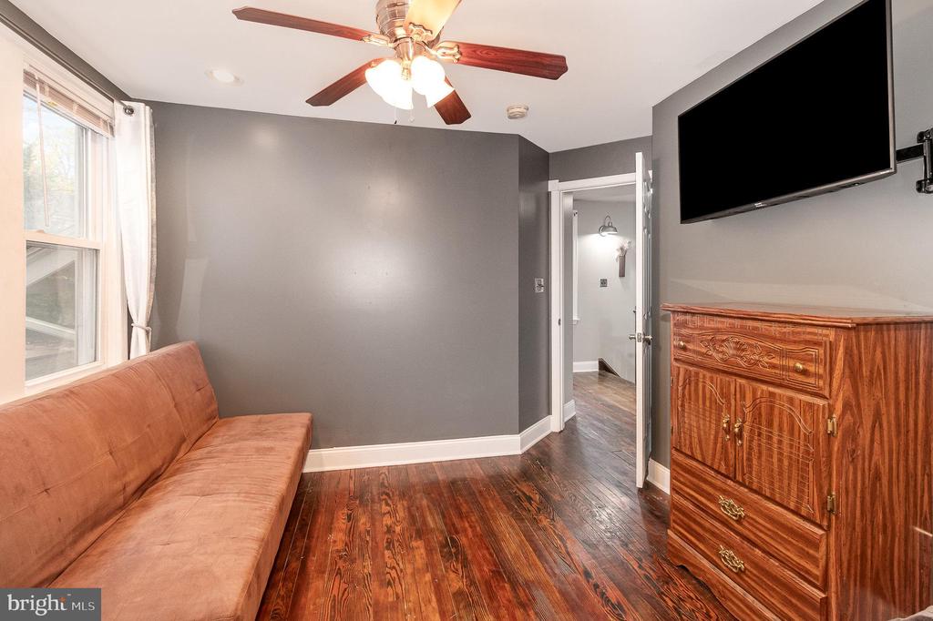 2305 WALNUT STREET