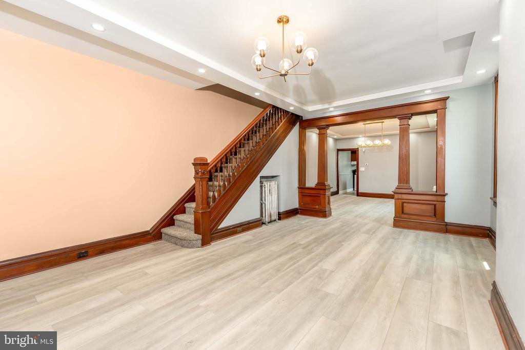 1423 WALNUT STREET