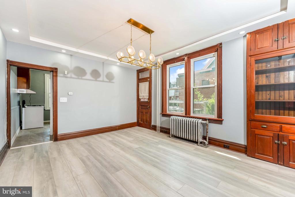 1423 WALNUT STREET