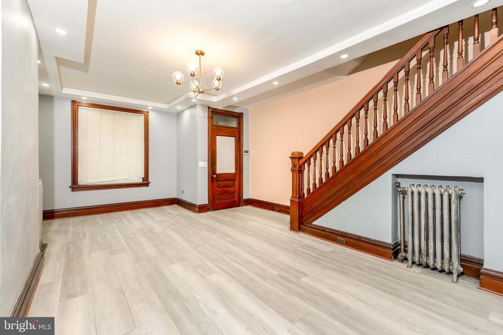 1423 WALNUT STREET