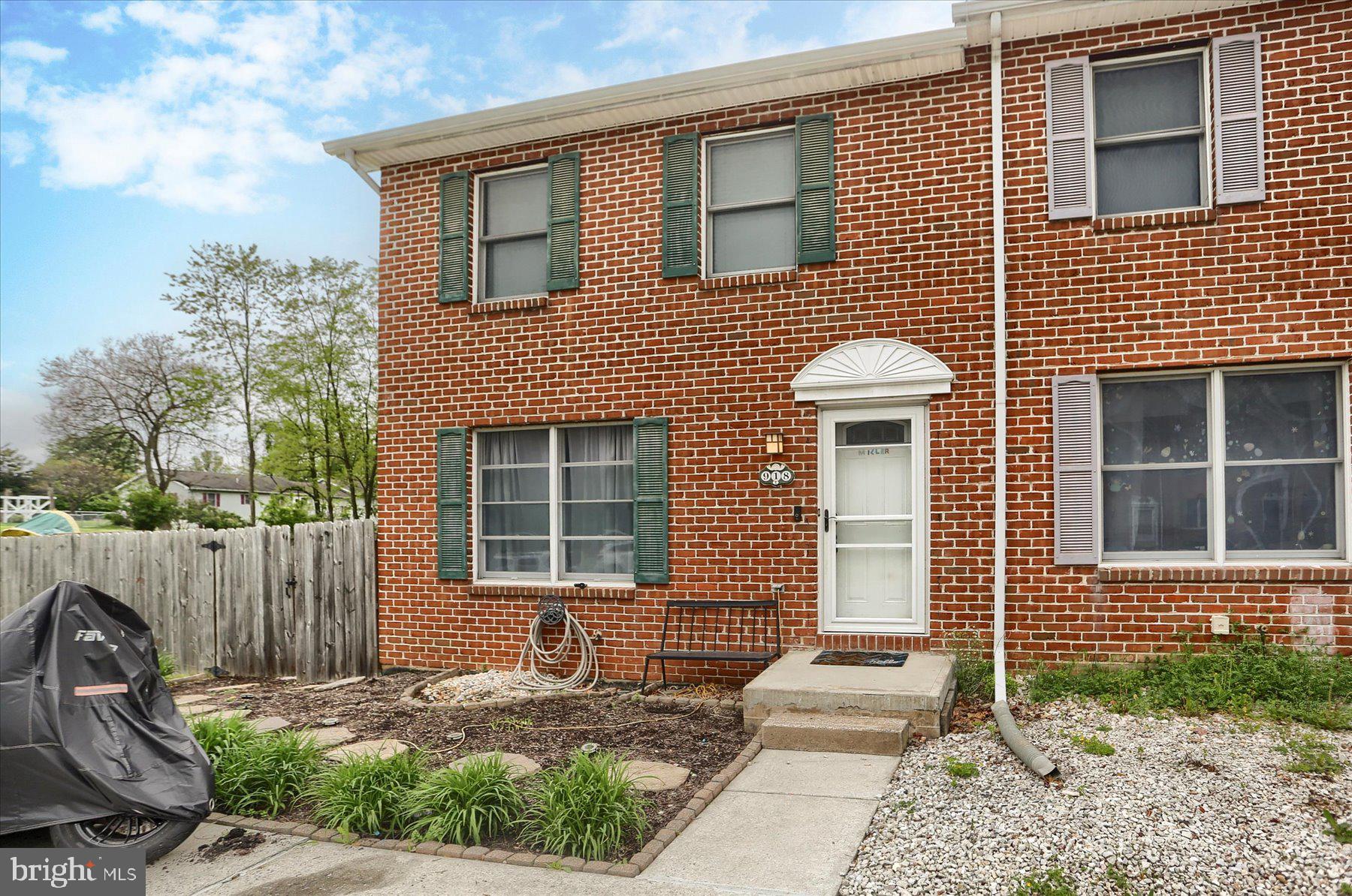 918 Monroe St