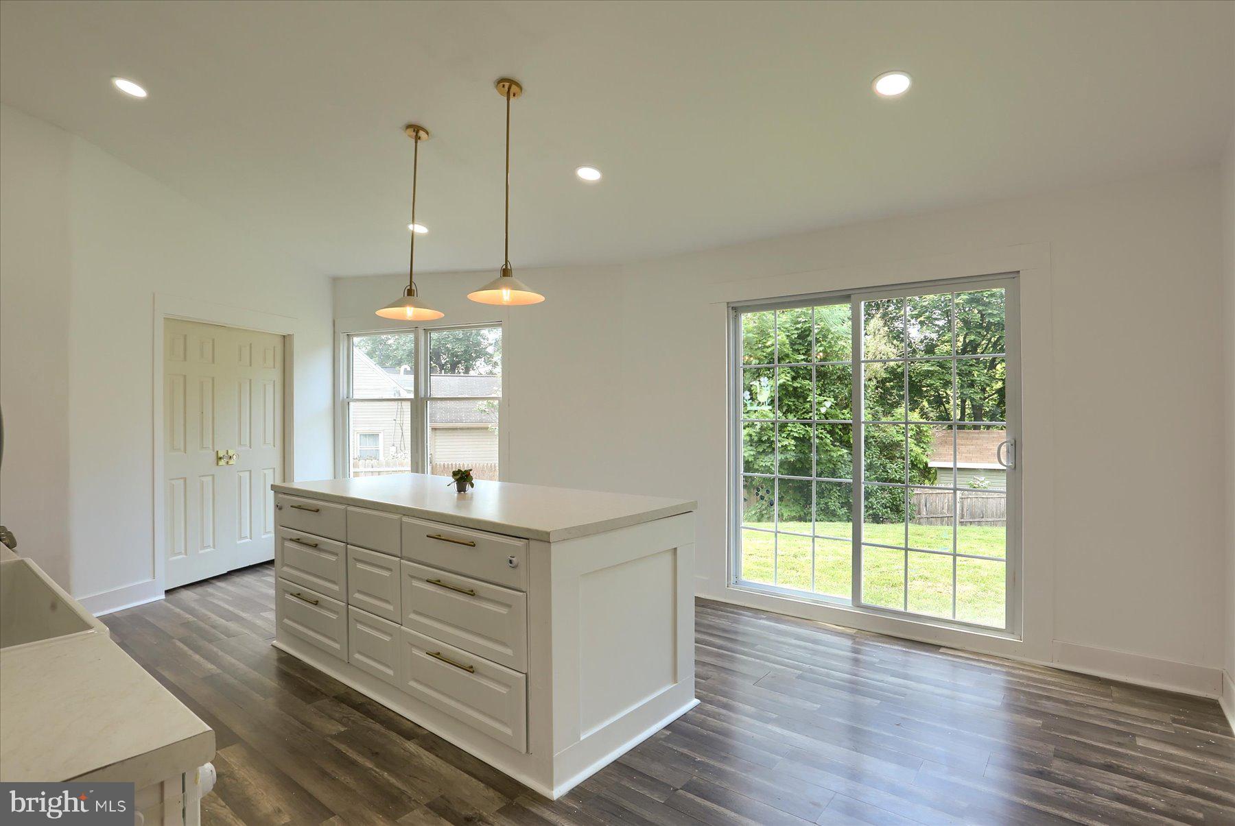 6107 Nassau Rd