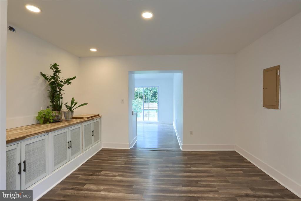 6107 Nassau Rd