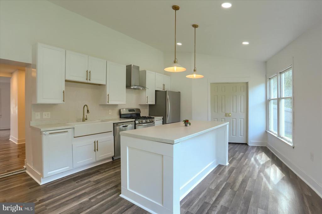 6107 Nassau Rd