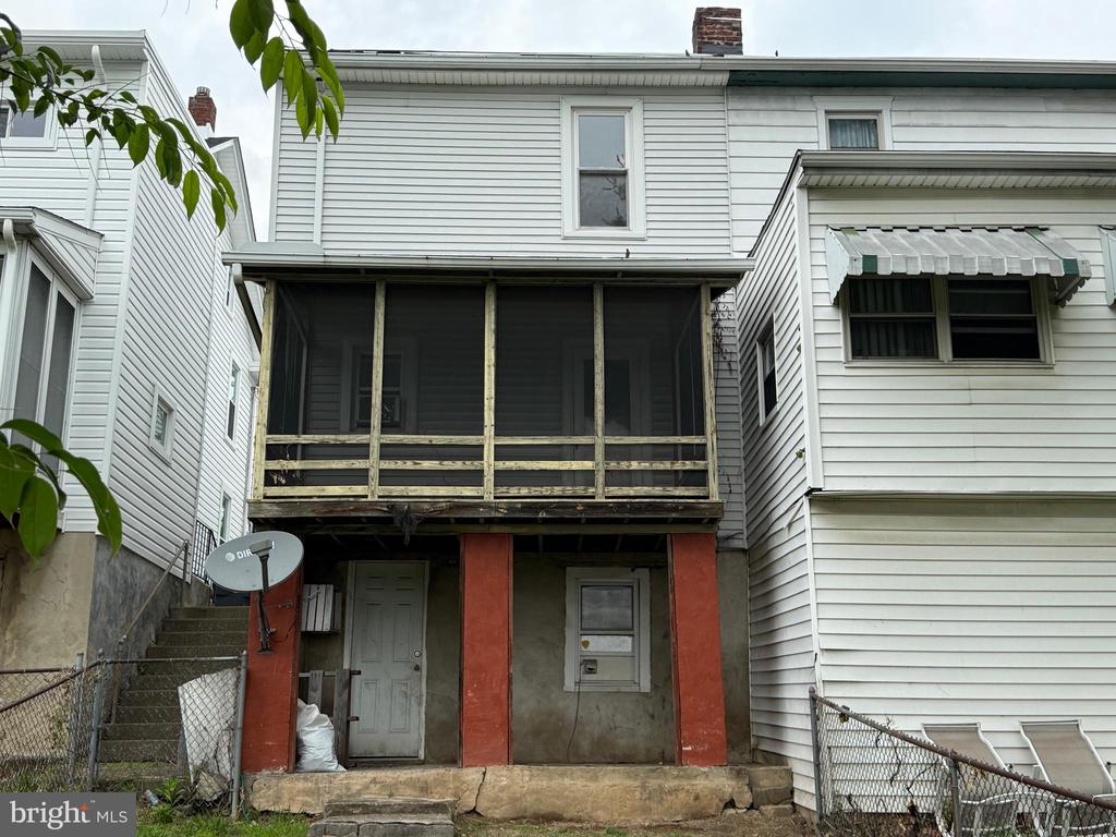 412 READING STREET